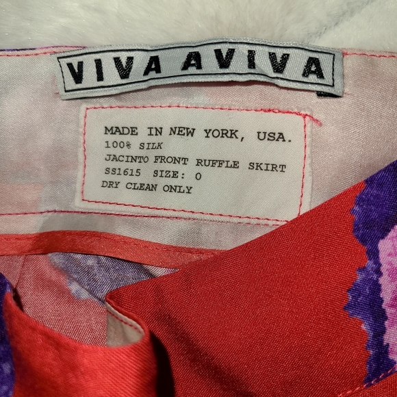 Asymmetrical Midi Skirt by Viva Aviva floral ruffle skirt. Size 0 - Picture 8 of 8